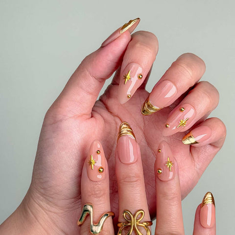 Prime-Golden Streamer handmade nails with gold accents, easy-to-apply press-on set by Glitify.